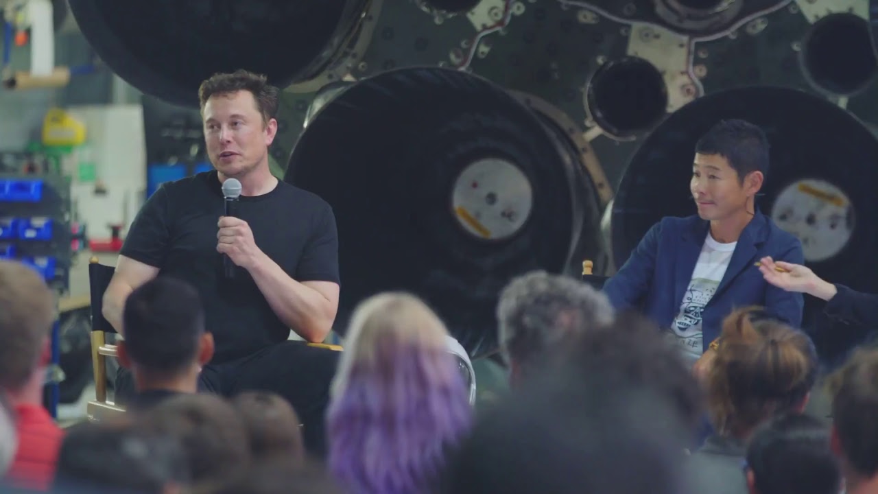 SpaceX отправит туриста к Луне на ракете BFR. Полетит ли сам Маск? Первый пассажир на Луне. Фото.