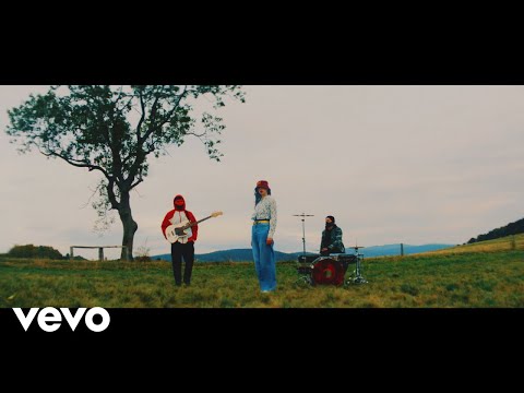 fiedlerski - black hole ft. ANNABELLE, V.I.C.