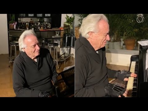 Acclaimed pianist gets emotional after playing piano with special gloves