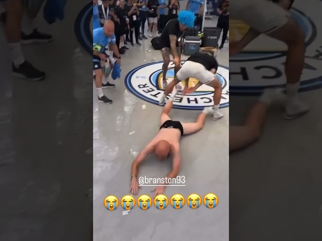 Vídeo relacionado con Manchester City F.C. - Bandera oficial del Manchester City FC (CC), azul, 152,4 x 91,44 cm