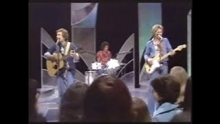 The Walker Brothers - No Regrets ( Original Live Footage Top Of The Pops 12-2-1976 )