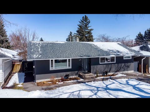 Renovated bungalow with a suite in Westgate!