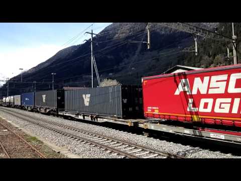 SBB Re 420+Re 620 IN TRANSITO CON MERCI A AMBRI PIOTTA.(CH) 25 - 4 - 2016.