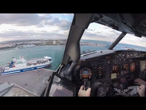 25kts Crosswind Landing Brindisi RW31 - Boeing 737