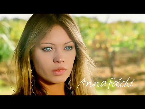 Anna Falchi in miracolo italiano 1994