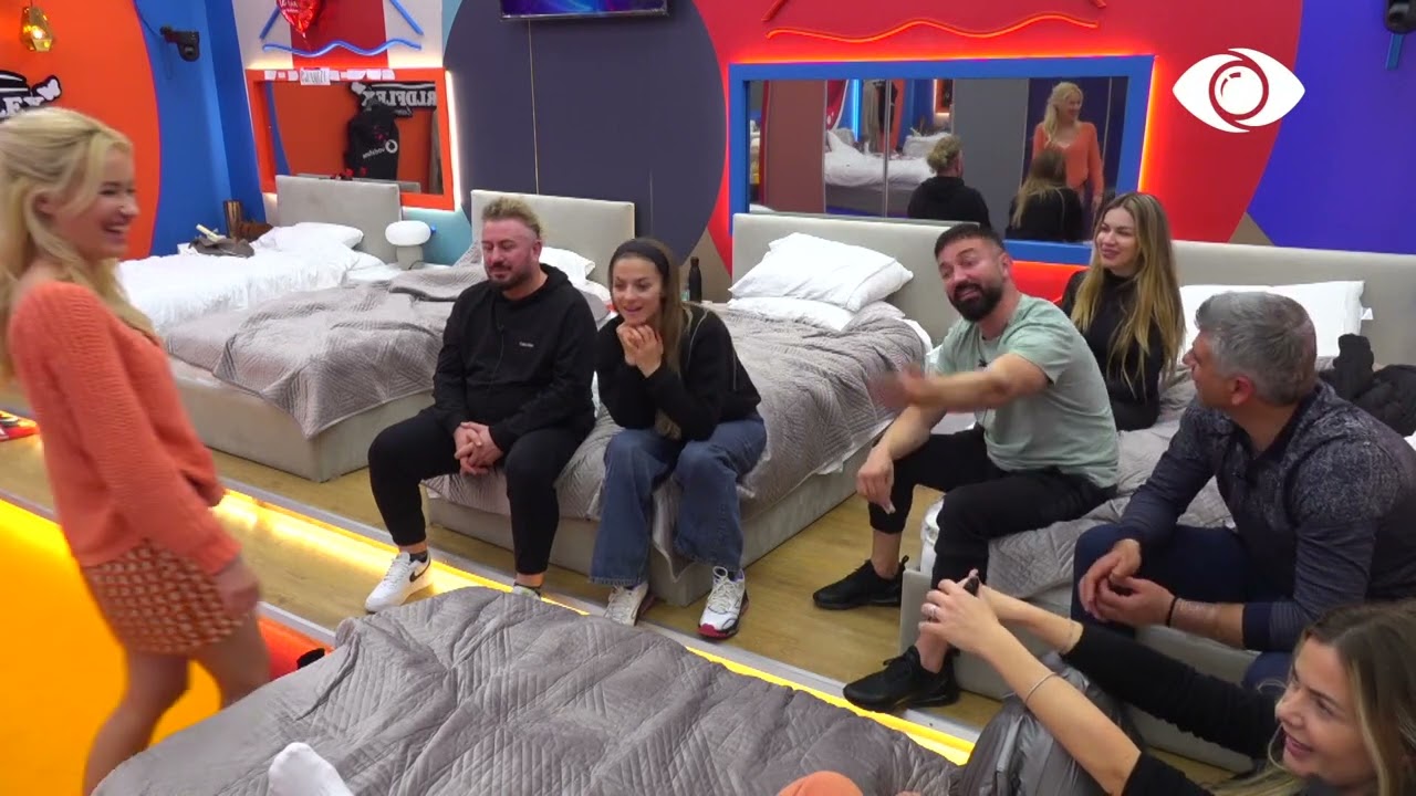 Banorët luajnë me pantomima