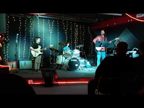 EMP - Live At The Real School Of Music