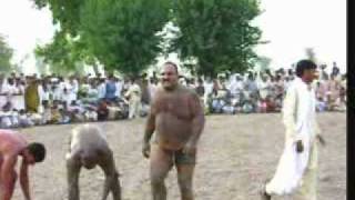 preview picture of video 'Kabaddi in Pakpattan Sharif 28-06-2010'