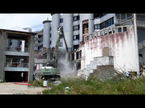 Demolition with Liebherr R954 b HRD [Part. 2]