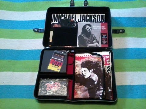 Items in the MJ's BAD 25 Deluxe Collectors Edition