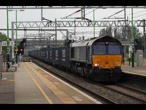 DRS 66432 At Milton Keynes Central Working 4M07 Tilbury To Daventry