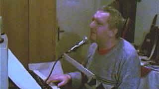 Video Sedí sokol na javori