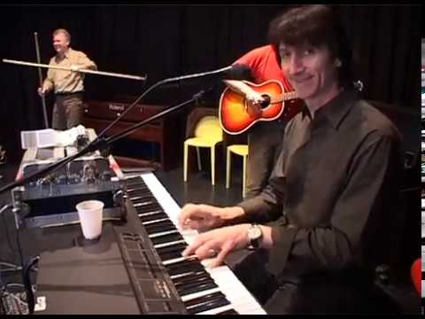 The Fortunes -  Trying To Get Over You (Live)