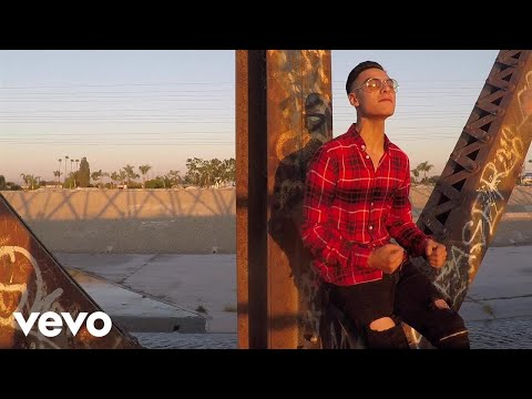 Cheyo Carrillo - Hoy Mírame (Lyric Video)