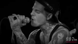 The Neighbourhood &quot;Sweater Weather&quot; Live Acoustic