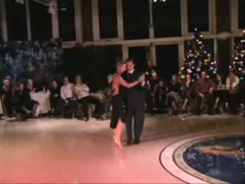  Matteo Panero  and  Patricia Hilliges  are  dancing  to  the  milonga  "  La Milonga De Buenos Aires  "