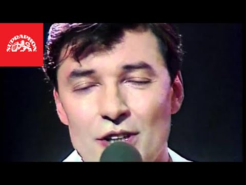 Karel Gott - Hrátky s láskou (Oficiální video)