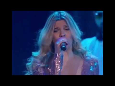 Arilena Ara ft. KDDK - Last Train To Paris ( Live Performance )