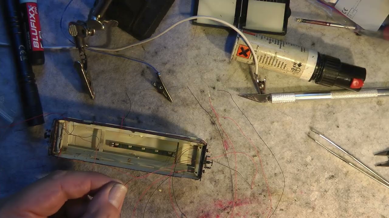 Wolfgangs Märklin Modellbahn  HOm Inselbahn bekommt LEDs sowie Pendel von Tams