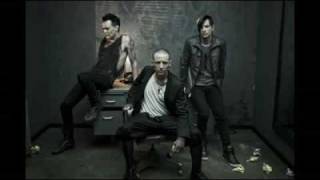Dead By Sunrise - In The Darkness (Out Of Ashes) [HQ].flv