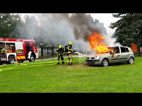 [VEHICLE FIRE] VFD Žalec GVC 16/25 - display of extinguishing a vehicle