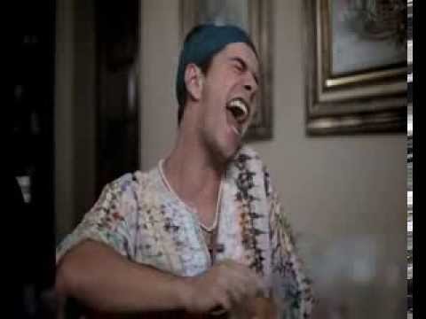 Santiago bendice la mesa - Malviviendo Traumusical 3x06