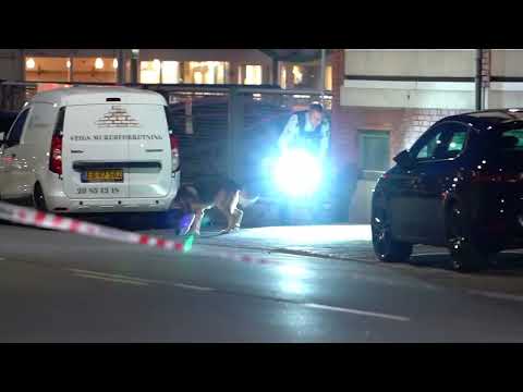 20.06.2025 Politi talstærkt til stede ved bowlingcenter i slagelse