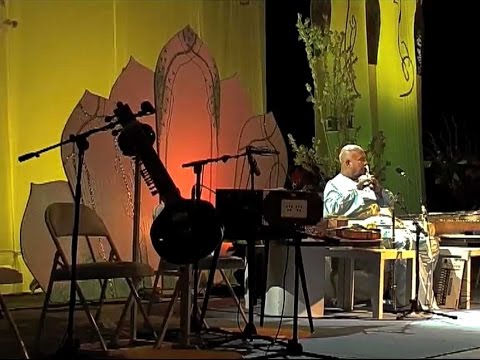 Sri Chinmoy in Prague 2004