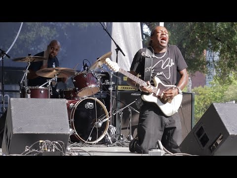 Eric Gales - "Swamp" (Live at the 2017 Dallas Guitar Show)