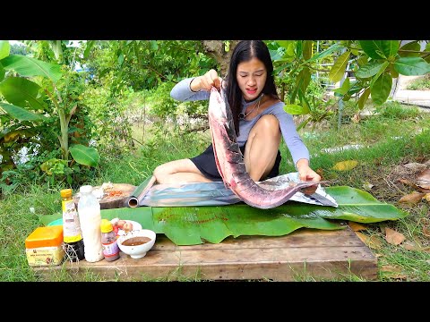 Grilled Giant Catfish - Julia Daily Life | Little Village Girl #61  - 4K UHD