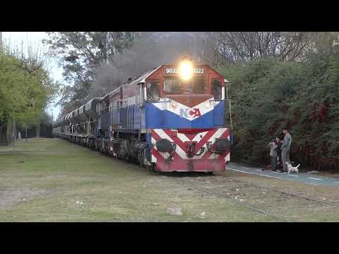 LINDO TREN DE (NCA) POR BºFERREYRA Y CONTINUA SU VIAJE A LA PLANTA DE MALAGUEÑO cba...