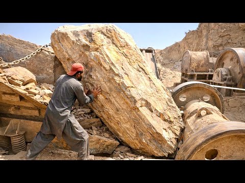 🔥“HEAVY BOULDERS CRUSHING Moments Caught on Camera! (MOST INTENSE DRAMA EVER!)”