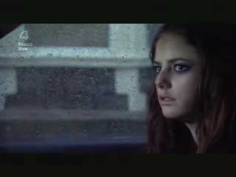 Effy's bathroom scene in Skins 3