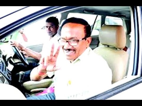 Laxmikant Parsekar sworn in as new Goa Chief Minister