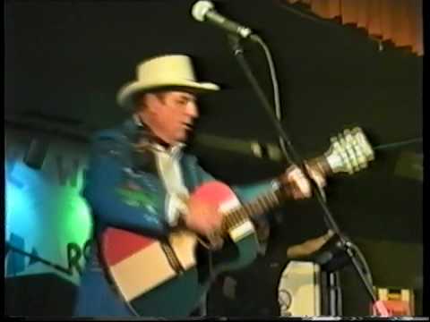 Sammy Masters at Hemsby 21. With Carl Walden and Malcolm Chapman on Guitars