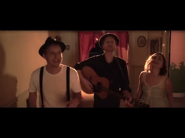 Video zu 'Ho Hey' ansehen Video zu 'Ho Hey' ansehen