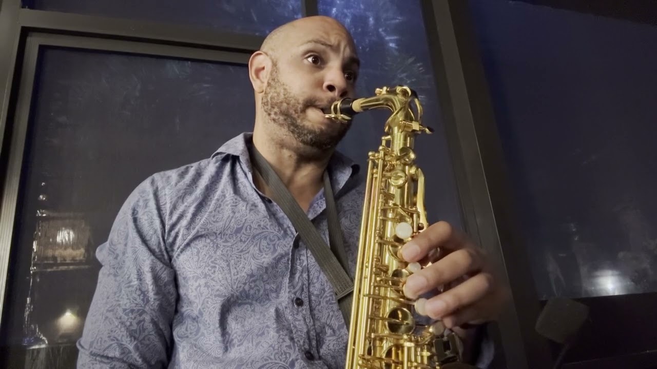 Promotional video thumbnail 4 for Leo Saxophone