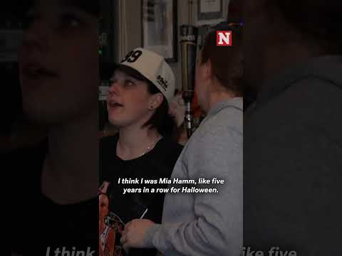 Women's Sports Bar In Denver Attracts Patrons For March Madness