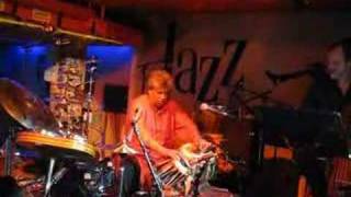 Trilok Gurtu & Arkeology