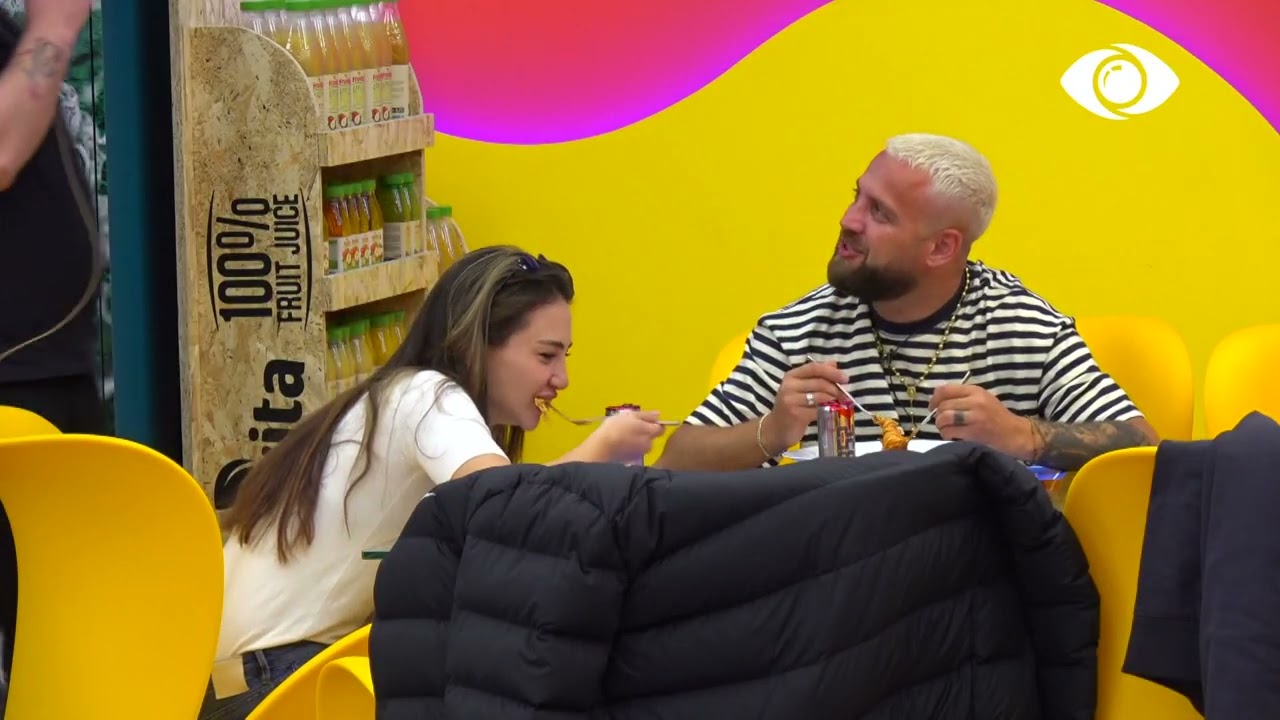 Shih si ecën/ Luizi dhe Kiara nuk ndalin batutat me Ronaldon