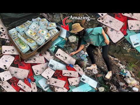 Wow...!! i Found a lot of dollar$$$$$$ And a lot of Apple iPhone New Series in the Landfill