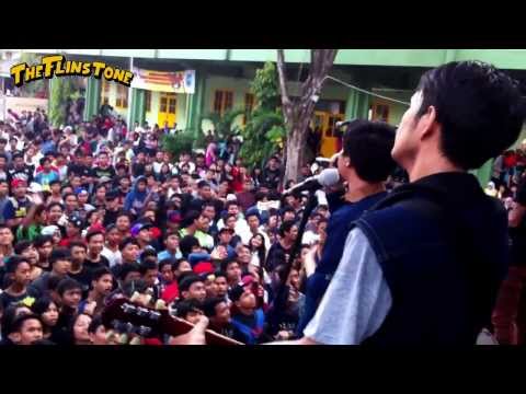 TFT - Hariku Harimu [Live at SMAN 8, Surabaya | 15.06.2013]