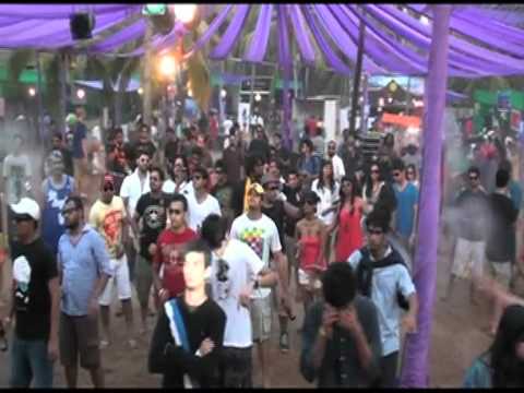 DJ Vachan @ Sunburn 2011.mov