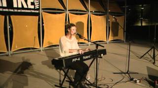 Emily Simonian preforms &quot;Carry You Home&quot; (8-13-11)