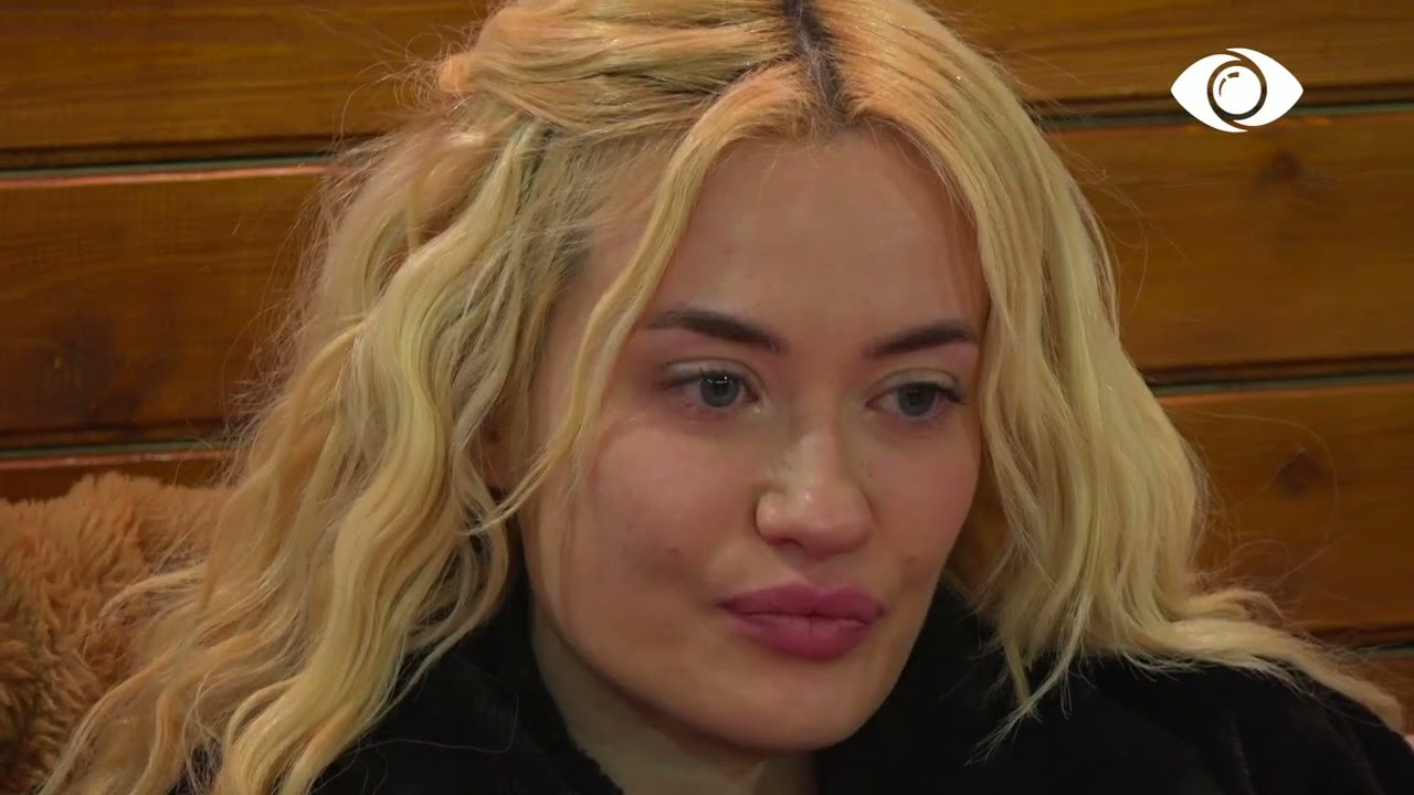 Deamishel përlotet nga kënga