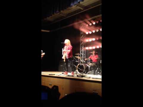 Skyway Avenue Clip - We The Kings