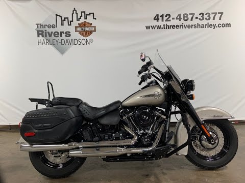 2018 Harley-Davidson® Heritage Classic Silver Fortune