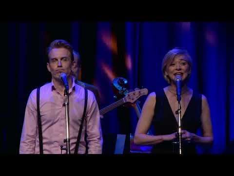 Robert Lopez : Avenue Q "Internet, c'est pour le cul" (Alexis,Demarez/Valière/Glet/Dunoyer de Seg...