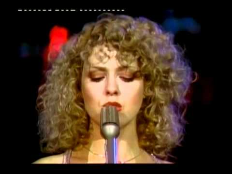 Bernadette Peters Pearl's A Singer