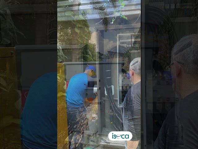 Vídeo relacionado con QianCruxtacy Estabilizador de Voltaje CA 220V Completamente Automático, Diseño Compacto para Montaje en Pared, Amplio Rango de Voltaje de Entrada, Protege los Electrodomésticos Comunes 7800W
